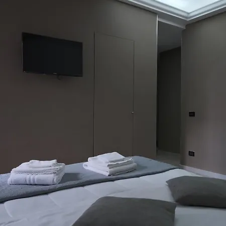 Royalty Rooms & Spa-2